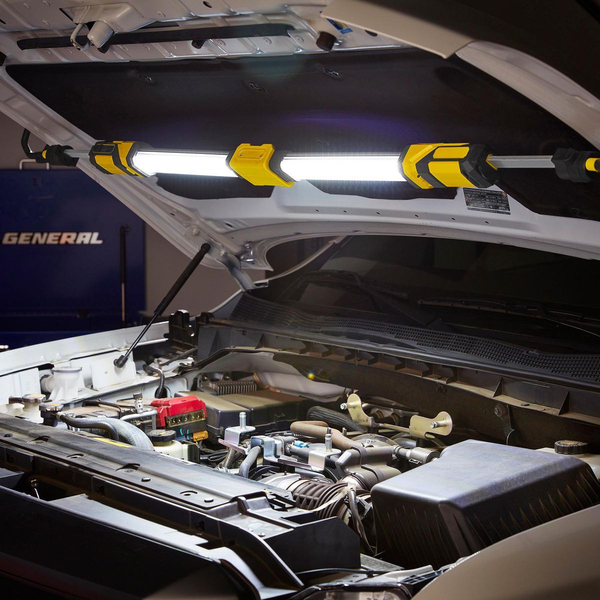 2000 Lumen Foldable Underhood Light Q3926