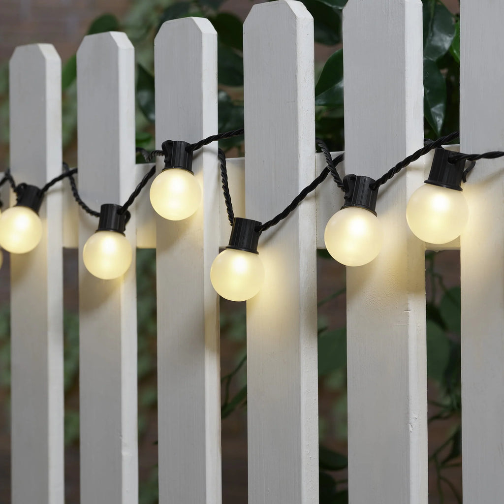 20-Count LED Frosted Globe Outdoor String Lights Y316
