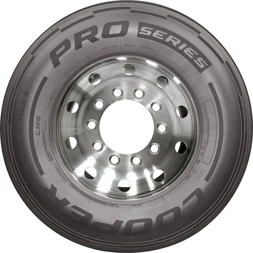 11R22.5 Tire Y26082