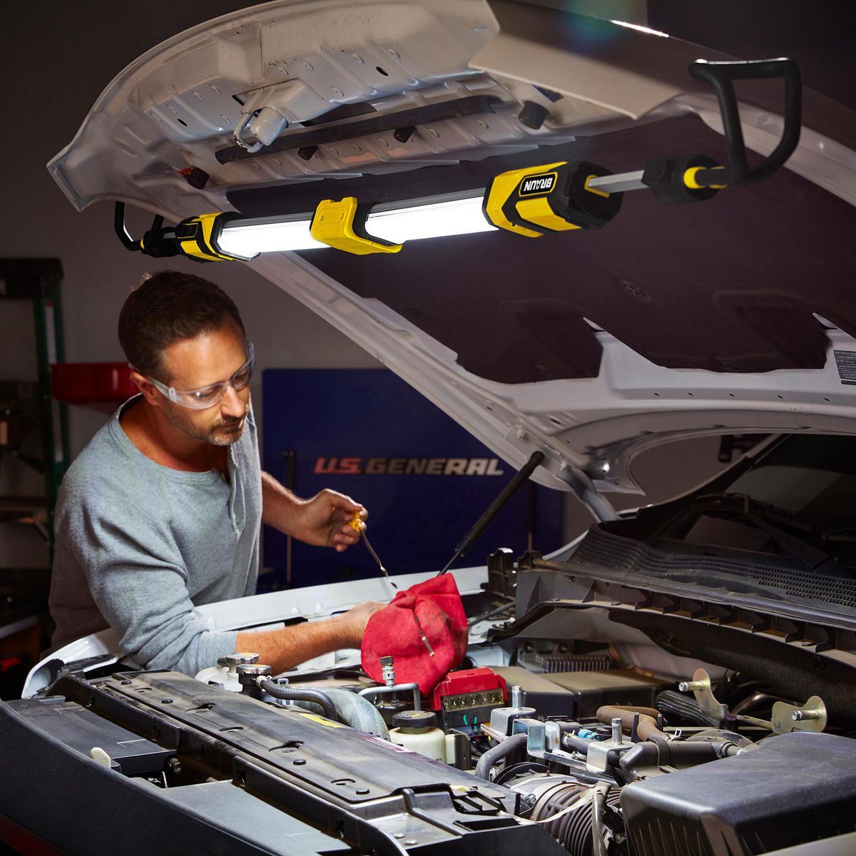 2000 Lumen Foldable Underhood Light Q3926