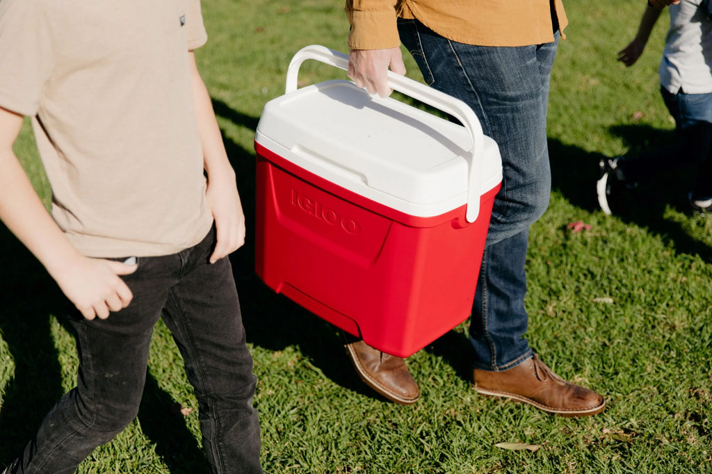 28 QT Red Ice Chest Cooler O4962