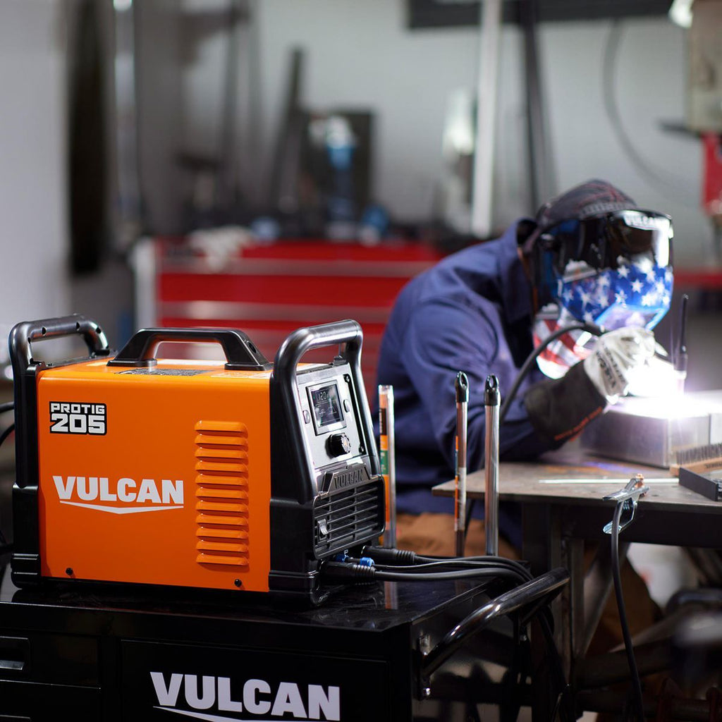 Industrial Welder with 120/240V Input Z2763